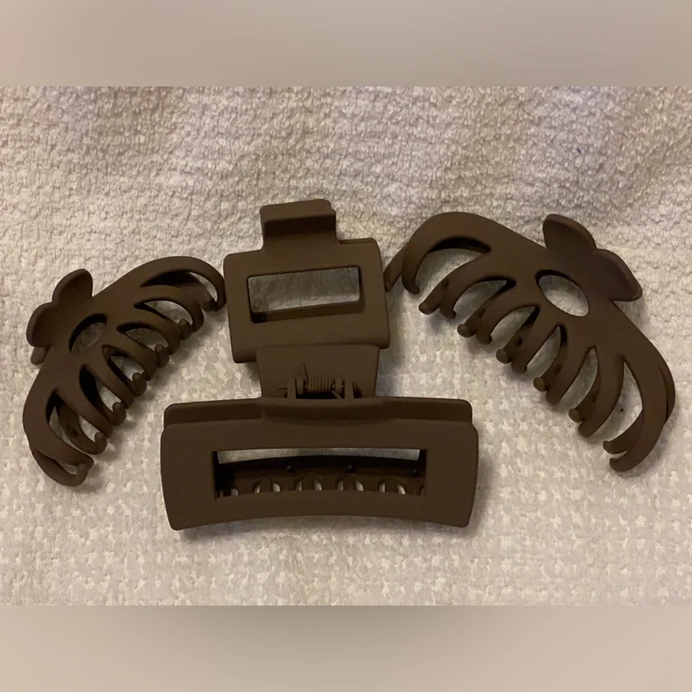 Assorted clips